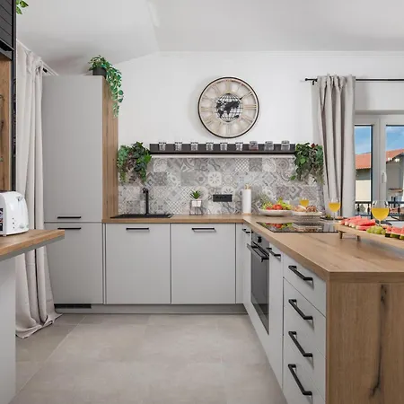 Luxury Kvarner Park With Garden And Large Rgb Private Pool * Kastav